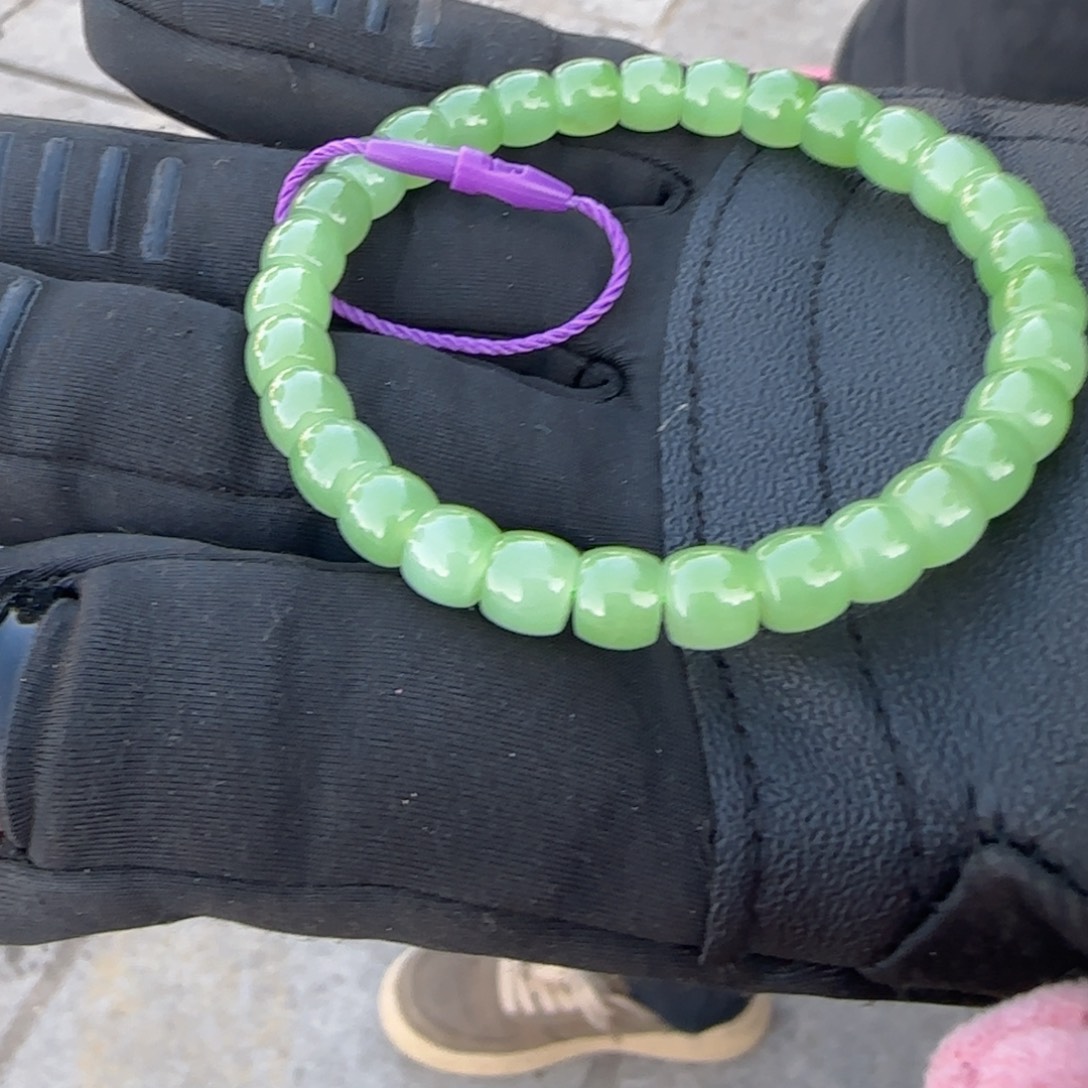 和田玉未镶嵌颈饰苹果绿6×7