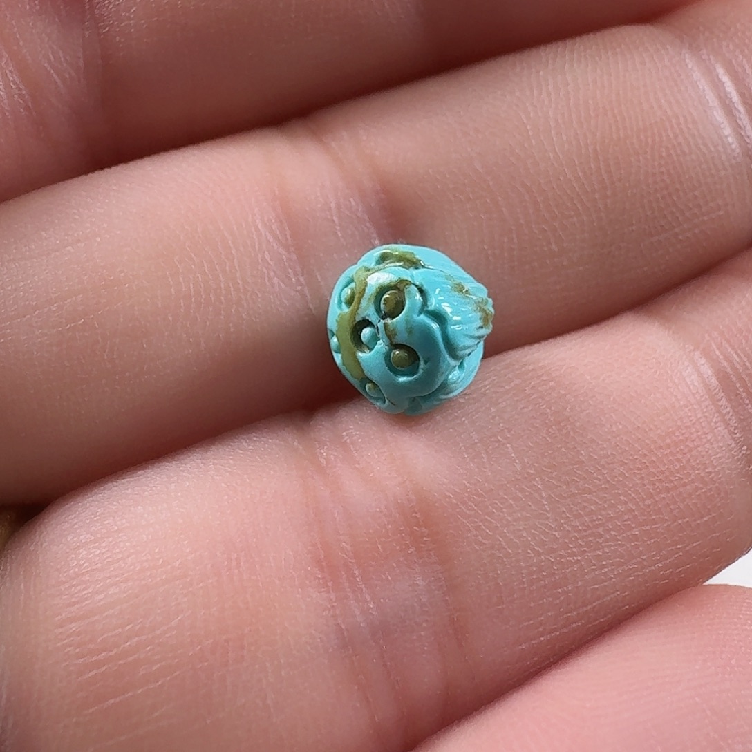 绿松石未镶嵌颈饰