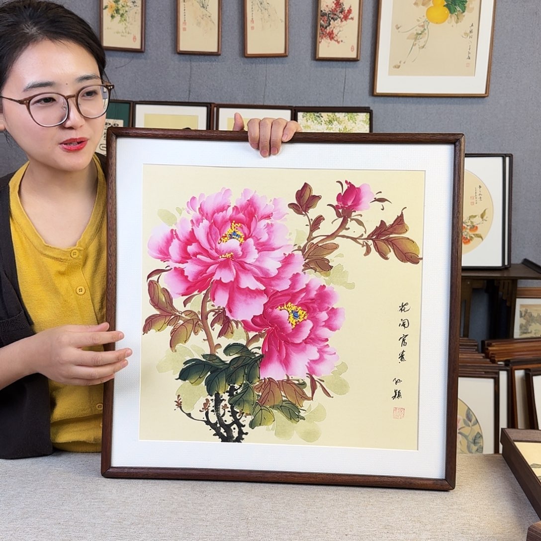 国画手绘带框尺寸： 53*53