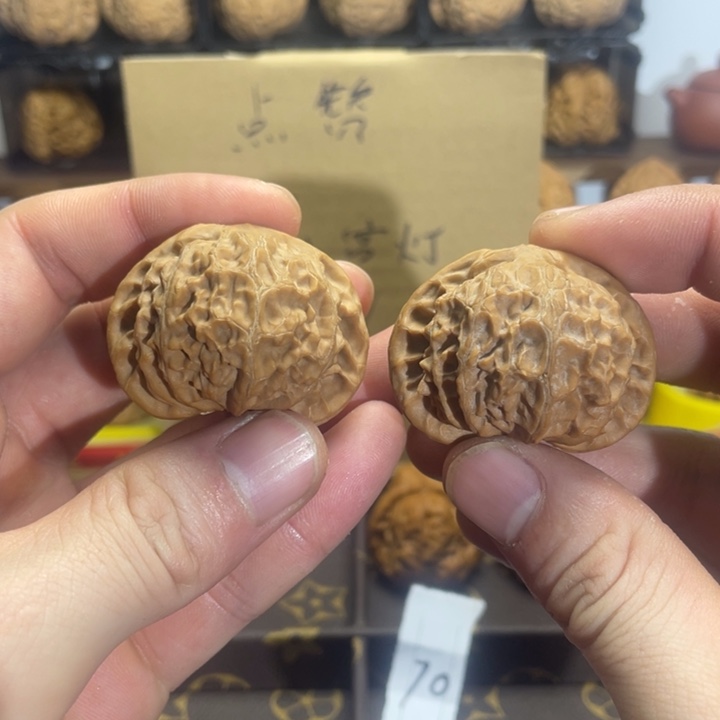 *****文玩核桃吊坠文玩核桃宫d灯