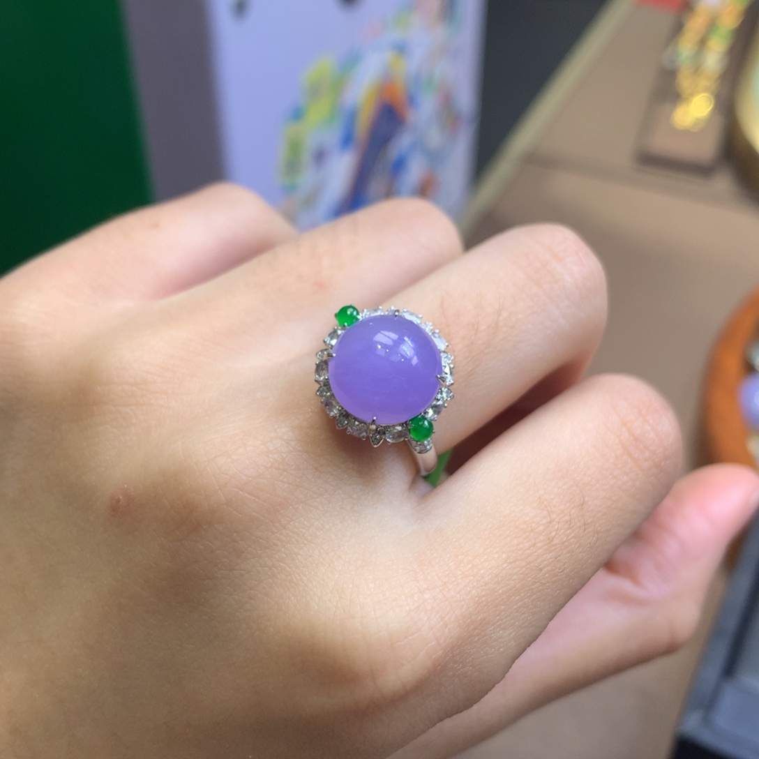 翡翠18K金镶嵌颈饰翡翠