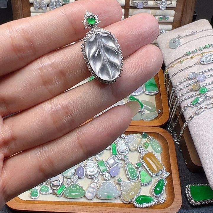 楠***楠翡翠未镶嵌吊坠(不含链)