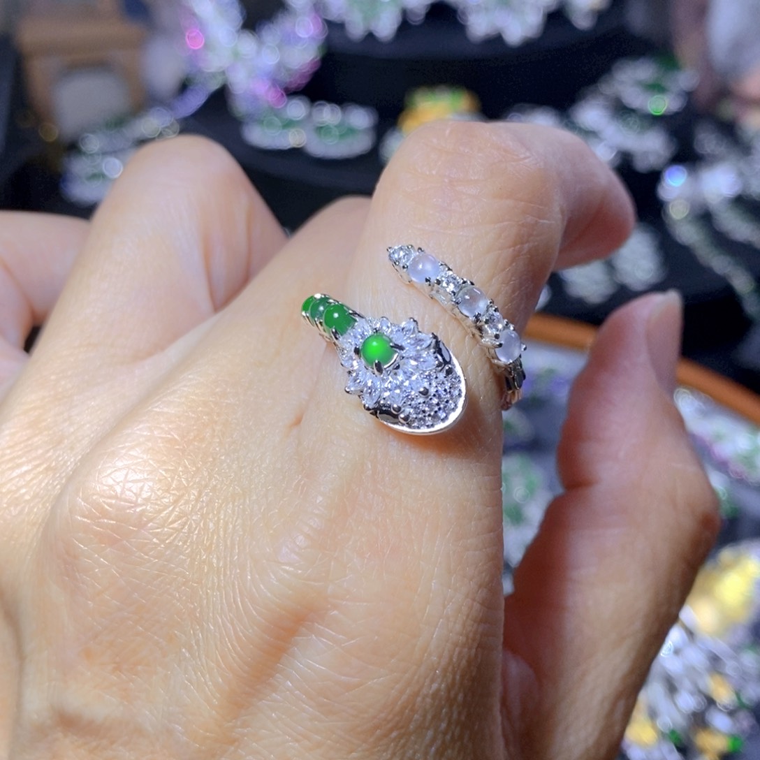 翡翠耳饰银S925镶嵌天然翡翠