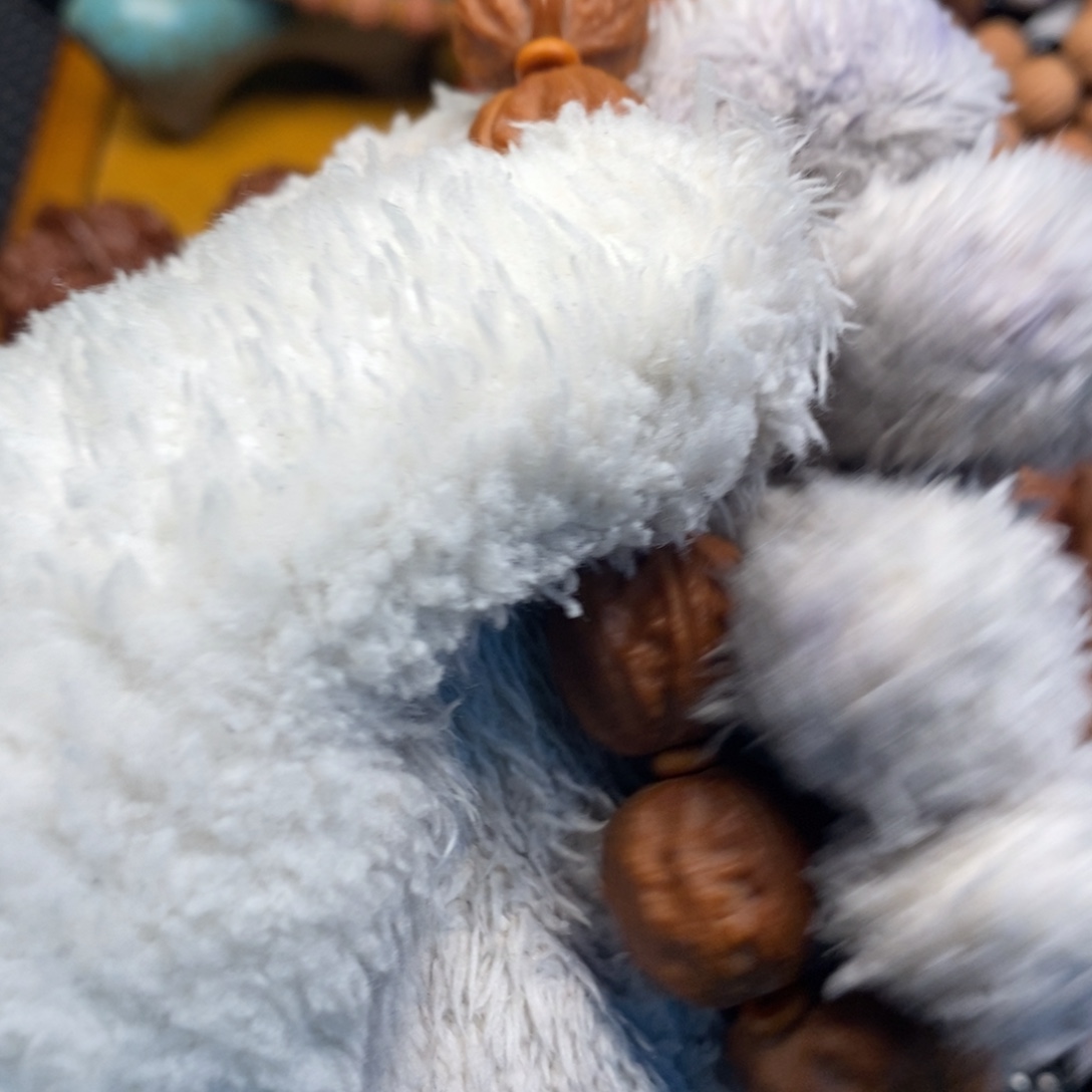 M***y秦岭森林中发现两座大型