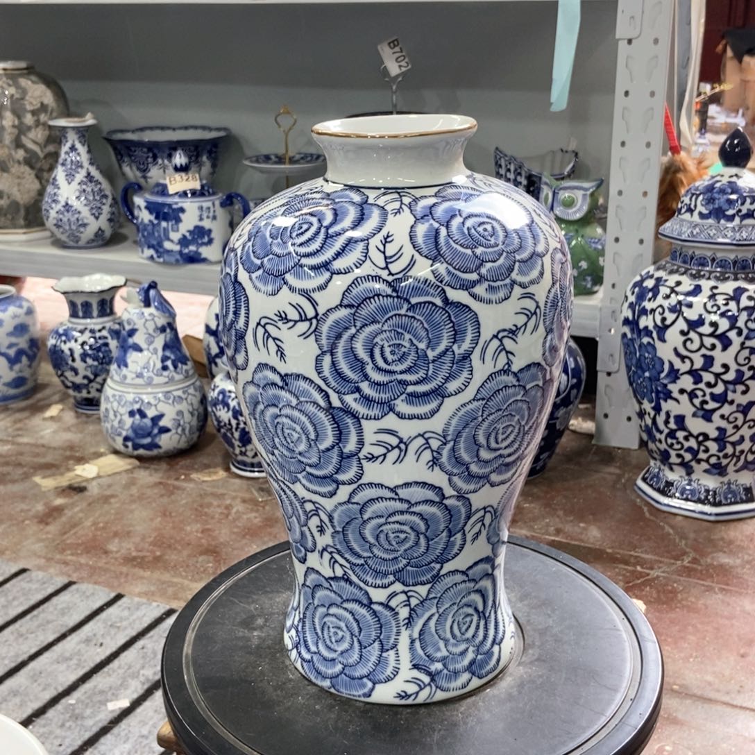 摆件花瓶手绘釉下彩