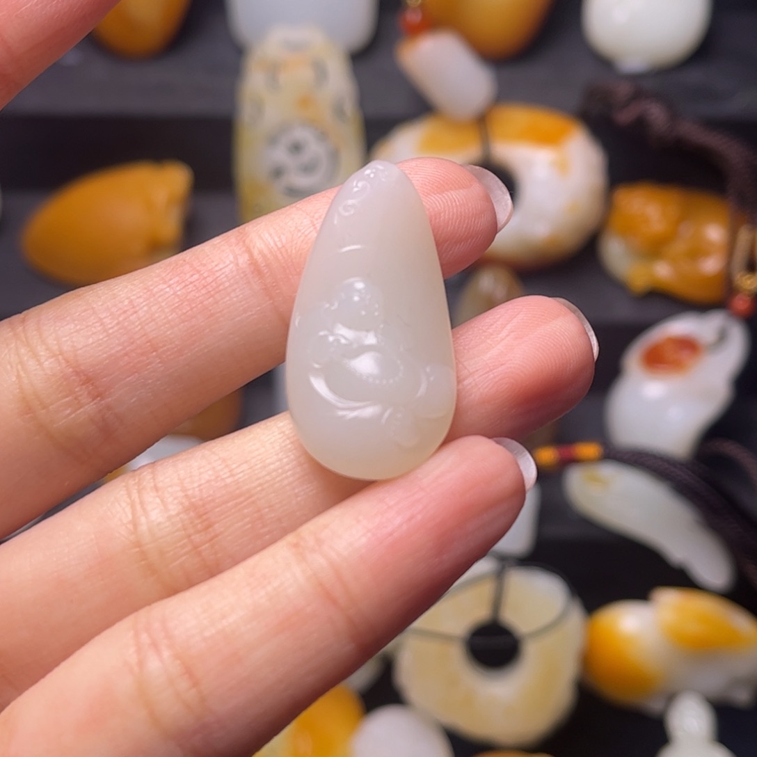 和田玉颈饰未镶嵌