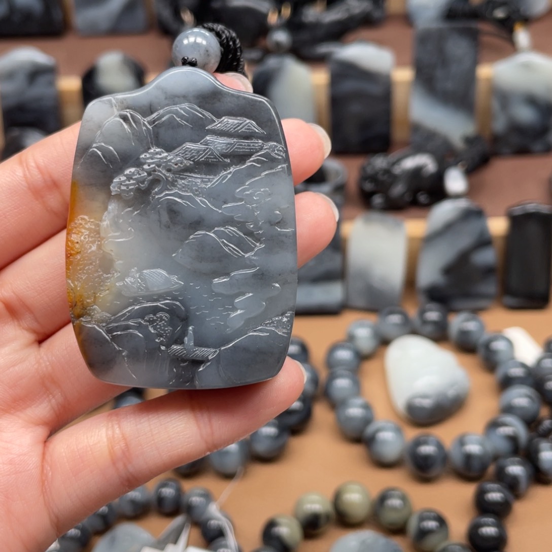 和田玉颈饰未镶嵌