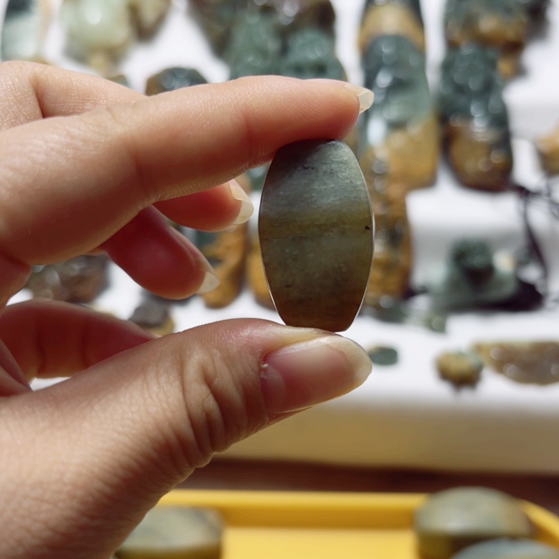 岫岩河磨玉（透闪石质玉）挂件未镶嵌