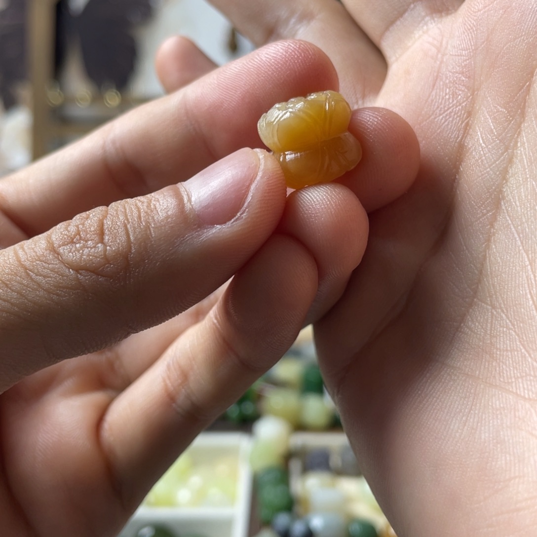 暖***y和田玉（糖玉）未镶嵌挂件