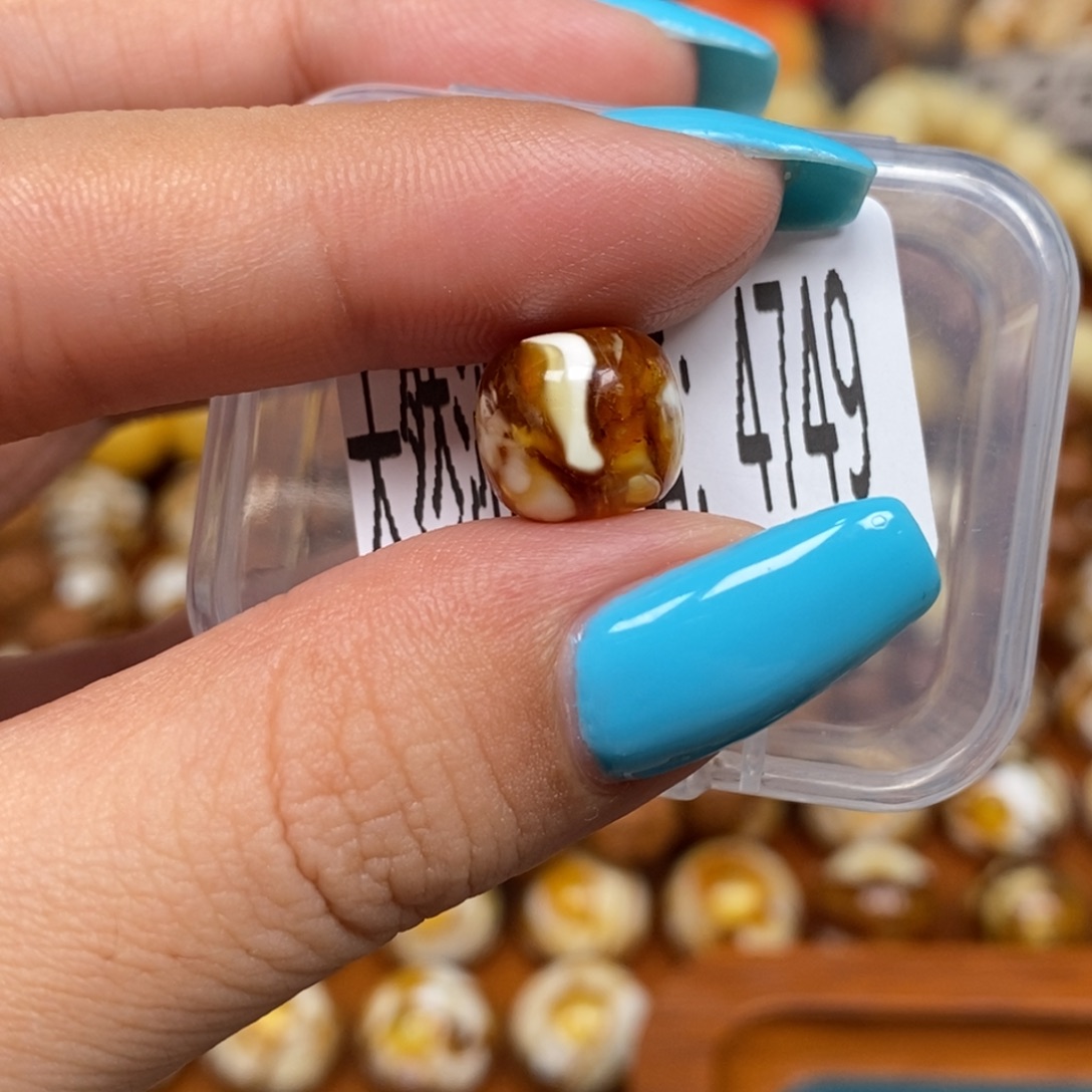 蜜蜡未镶嵌珠宝奇石4749