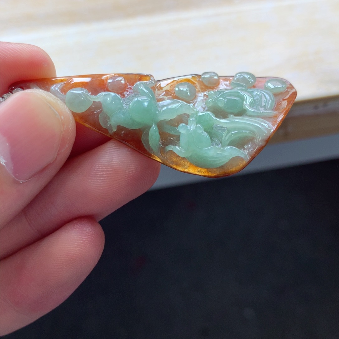 翡翠颈饰未镶嵌吊坠