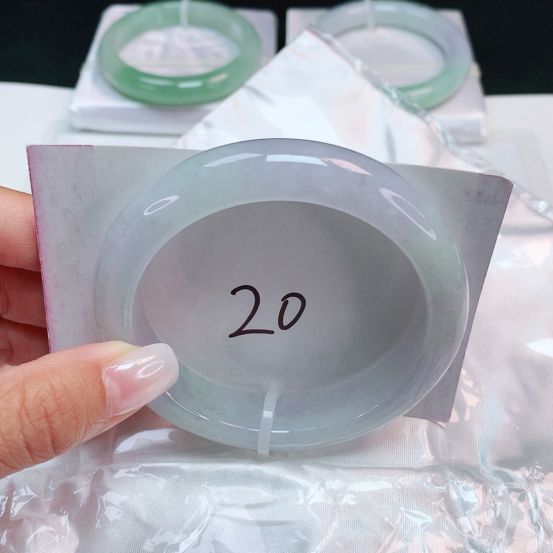 翡翠未镶嵌手镯 正圈57+