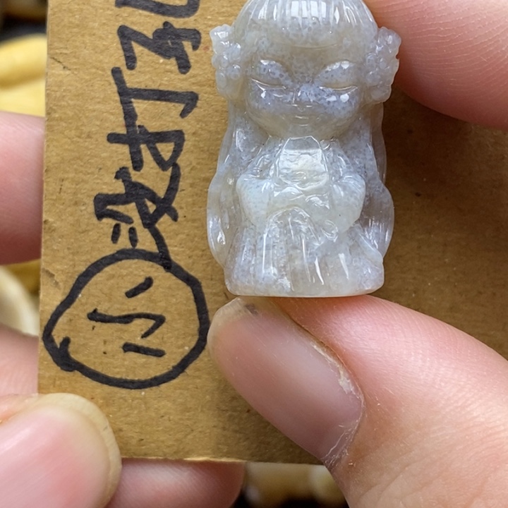 硅化珊瑚（珊瑚玉）未镶嵌颈饰