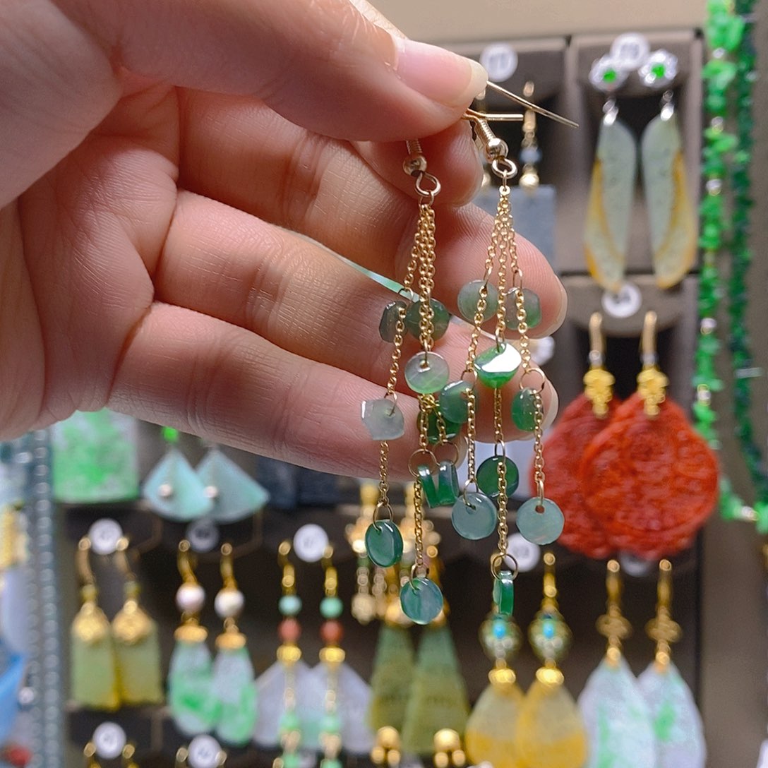 未镶嵌翡翠耳饰翡翠