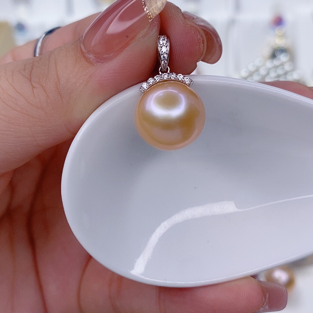 银S925镶嵌淡水珍珠吊坠(赠链)