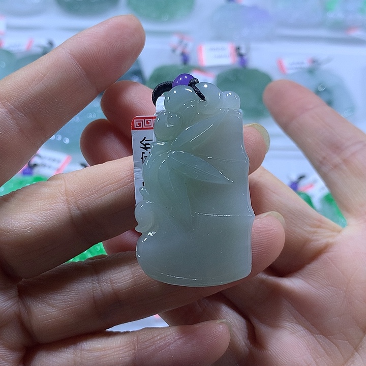 翡翠未镶嵌颈饰天然翡翠吊坠A货