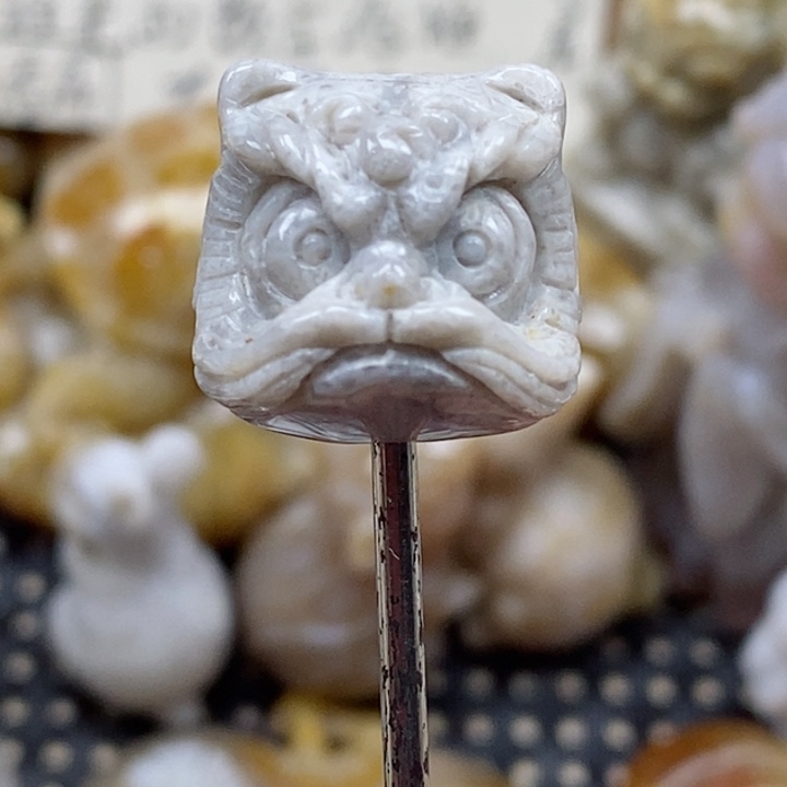 颈饰未镶嵌硅化珊瑚（珊瑚玉）