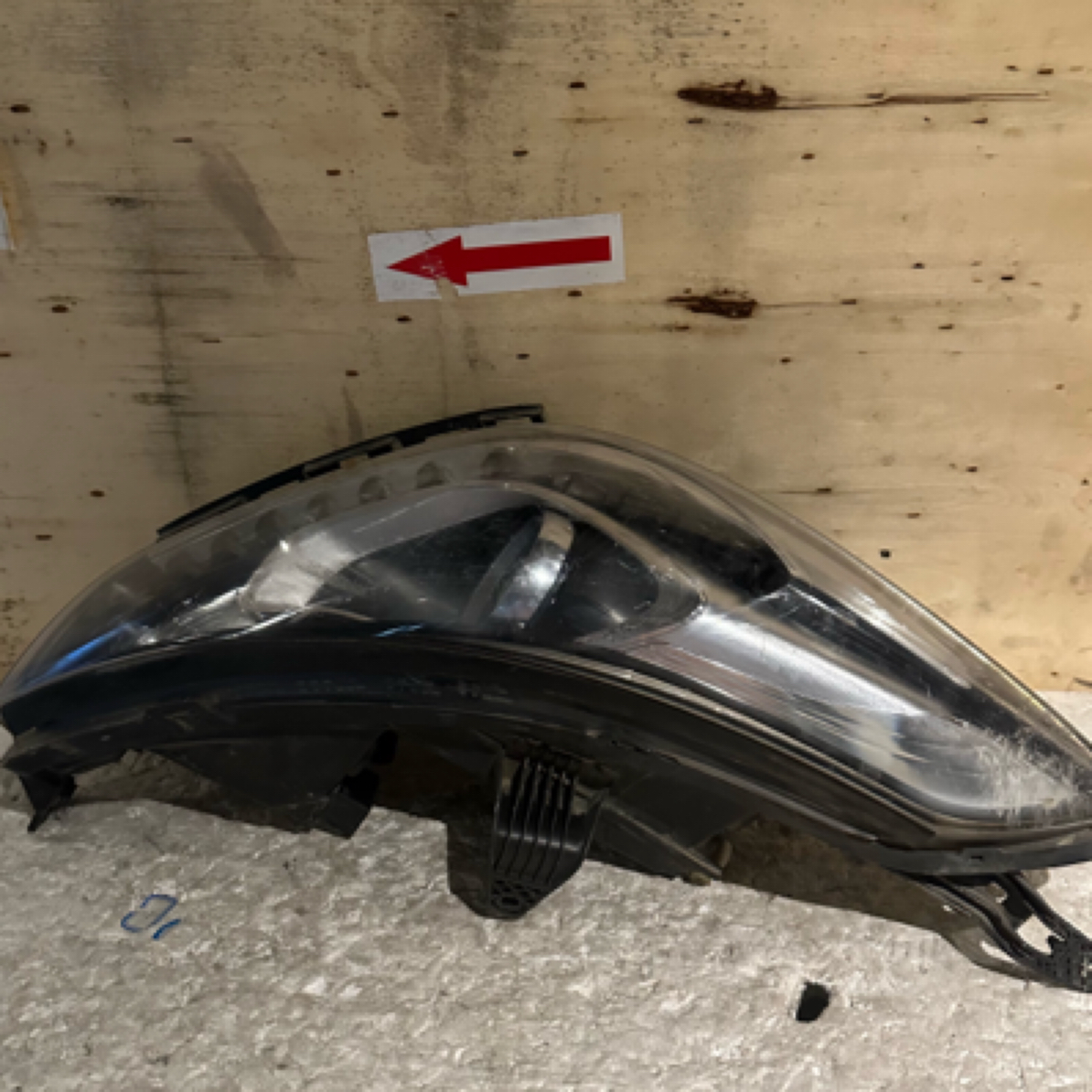 现代朗动原厂大灯