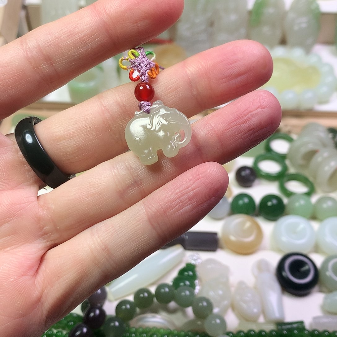 未镶嵌和田玉手机链