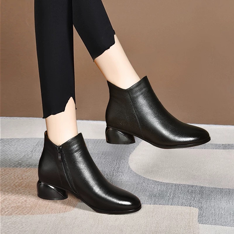 小短靴真皮圆头粗跟2025新款及踝靴子春秋单靴秋冬季加绒妈妈皮鞋