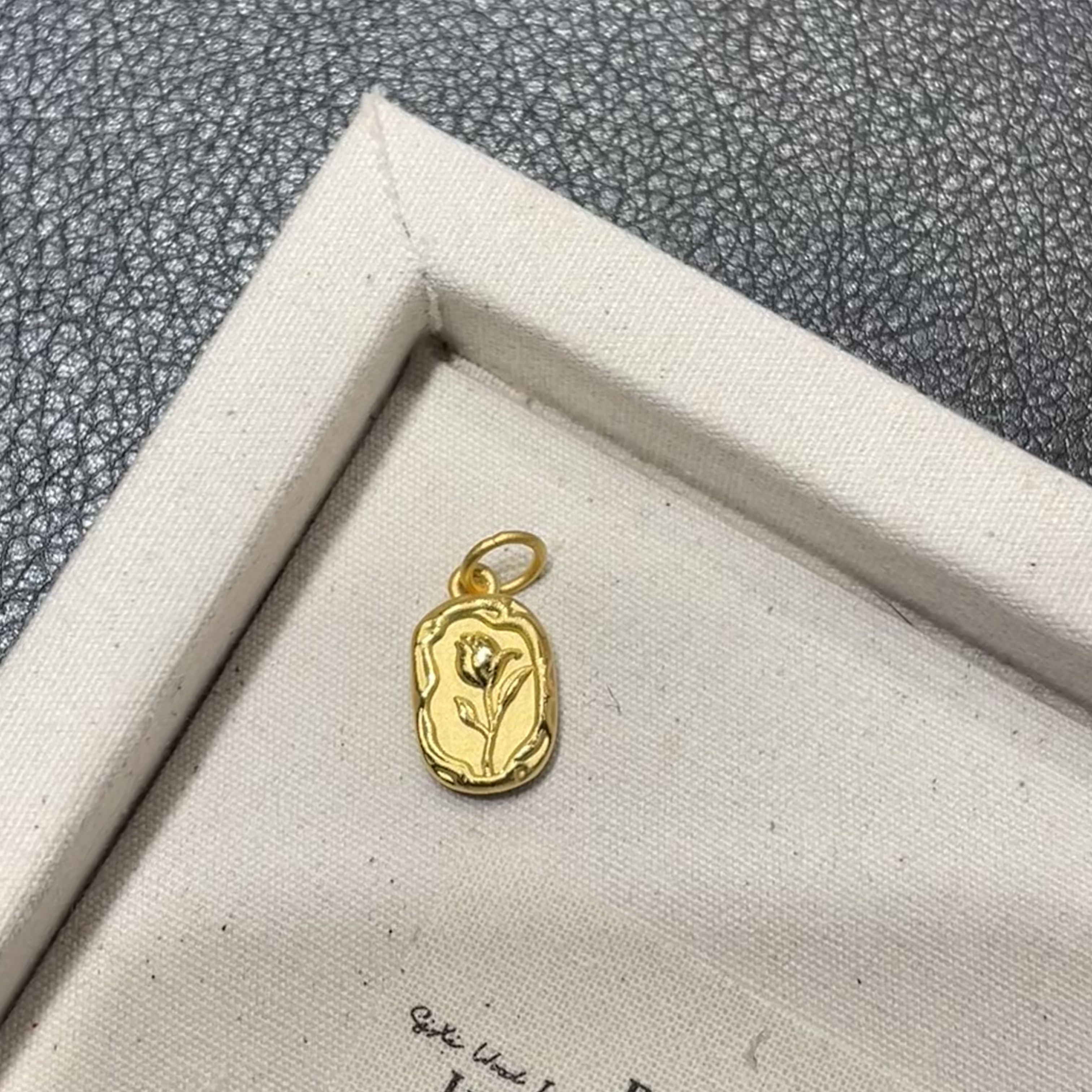 足金999郁金香黄金牌牌简约百搭方牌时尚简约
