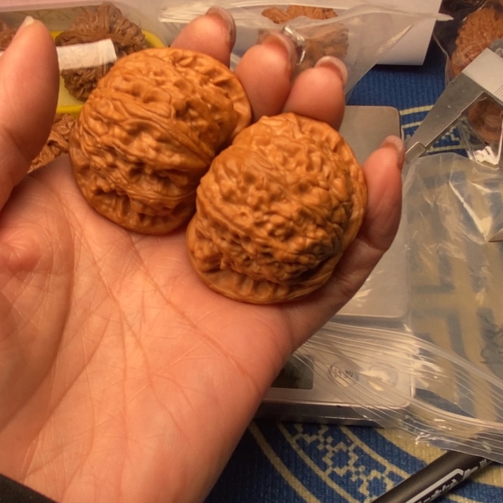 阿***木吊坠桃核白狮子核桃