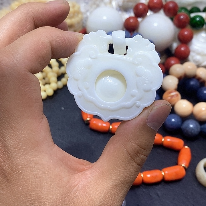 大果紫檀（缅甸花梨）白锁