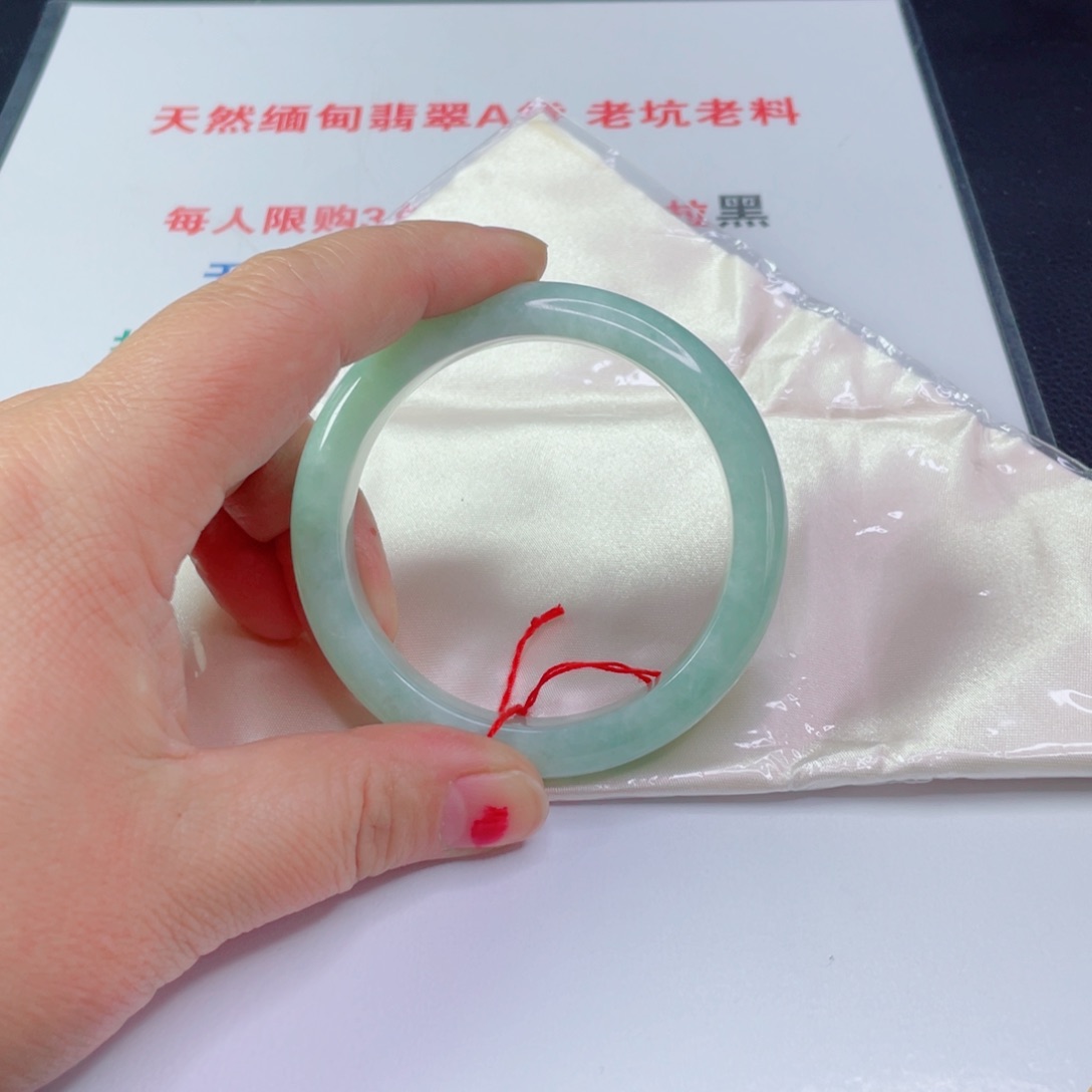 翡翠手镯未镶嵌?***?天然翡翠手镯老坑