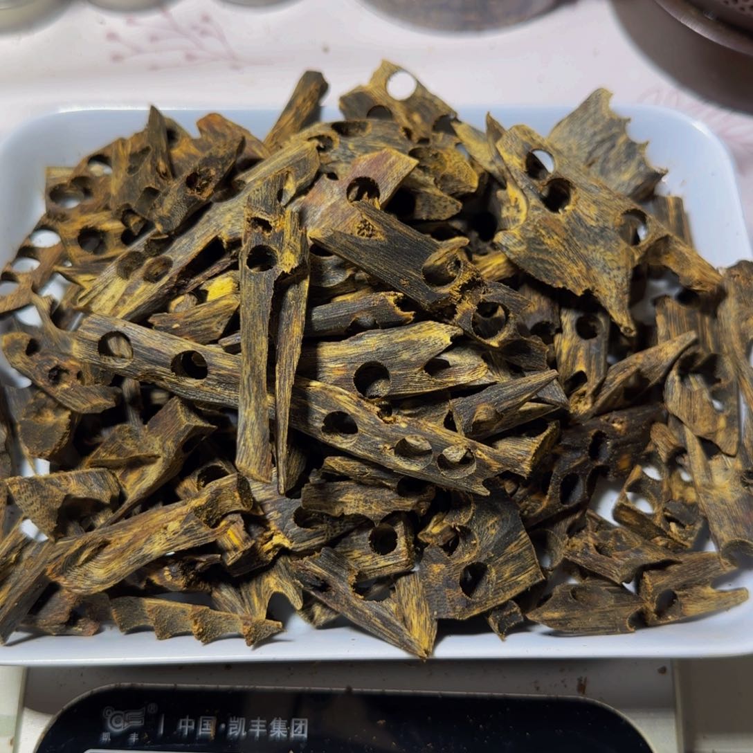 张***福沉香沉香碎屑奇楠白露沉水料子101克