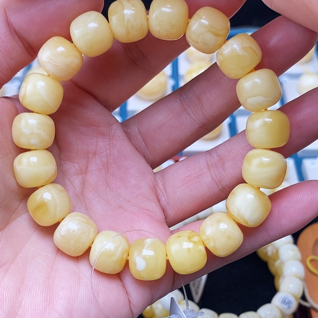 蜜蜡珠宝奇石未镶嵌