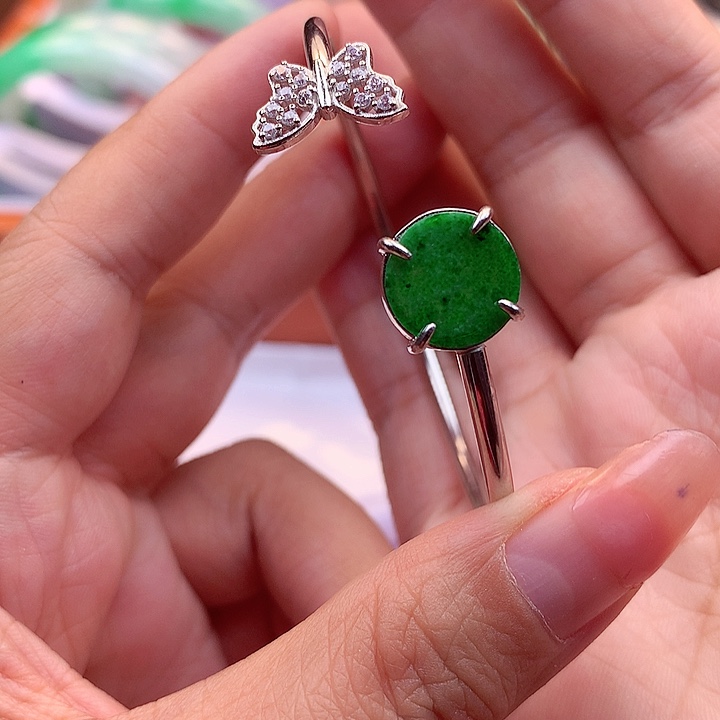 翡翠颈饰银S925镶嵌翡翠