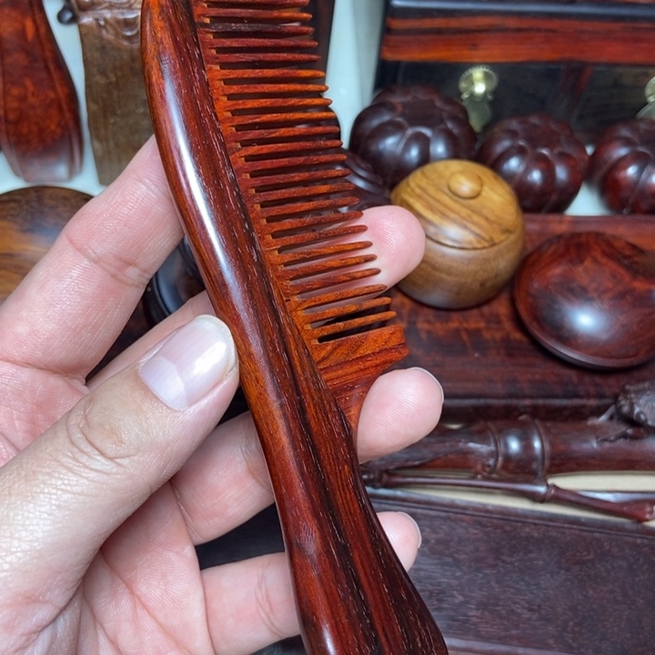 檀香紫檀（小叶紫檀）梳子