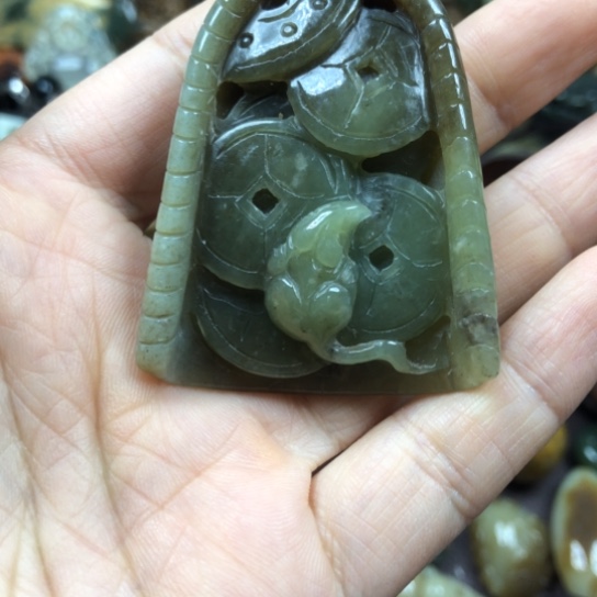 岫岩老玉（透闪石质玉）未镶嵌把件