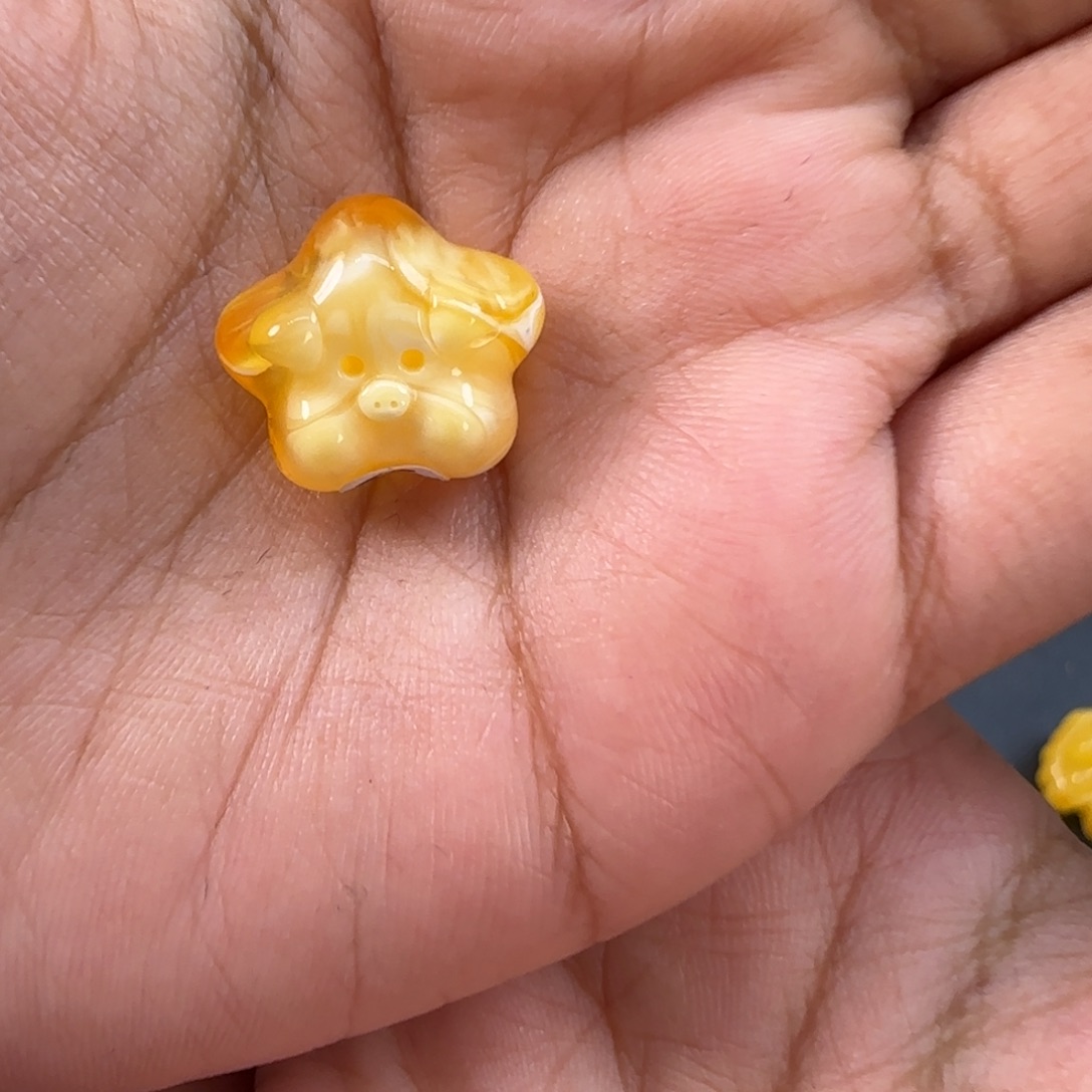 琥珀未镶嵌颈饰琥珀