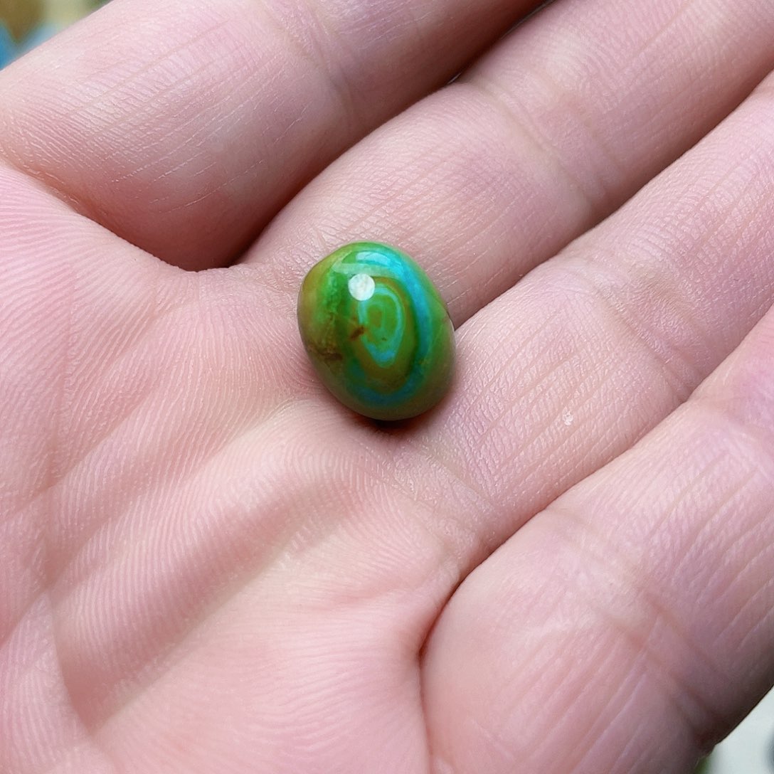 绿松石未镶嵌颈饰