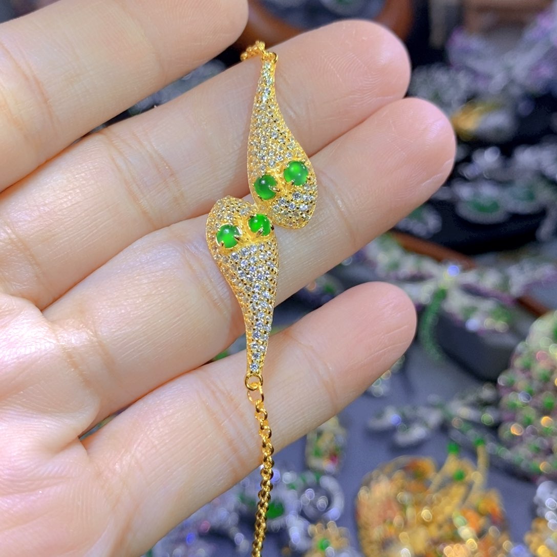 翡翠颈饰银S925镶嵌天然翡翠