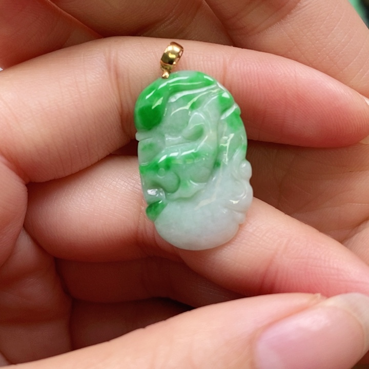 翡翠颈饰未镶嵌吊坠