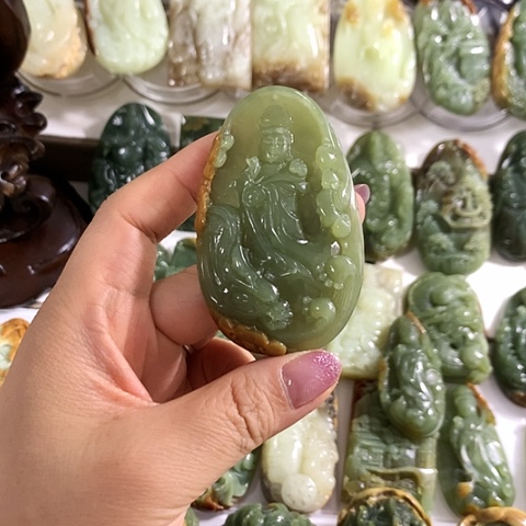 岫岩河磨玉（透闪石质玉）吊坠未镶嵌