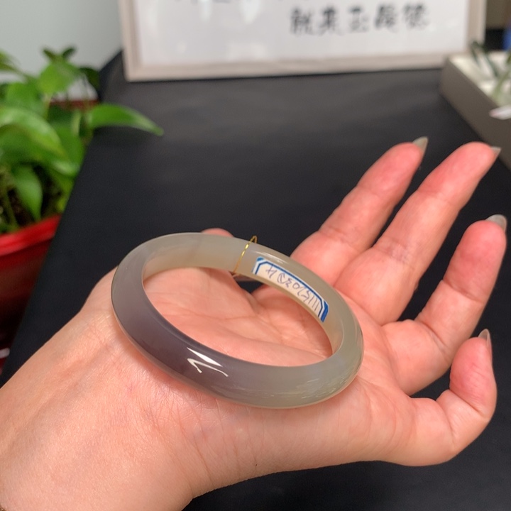 和田玉手镯未镶嵌双**