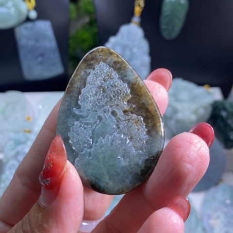 【闪购商品】颈饰未镶嵌翡翠山水