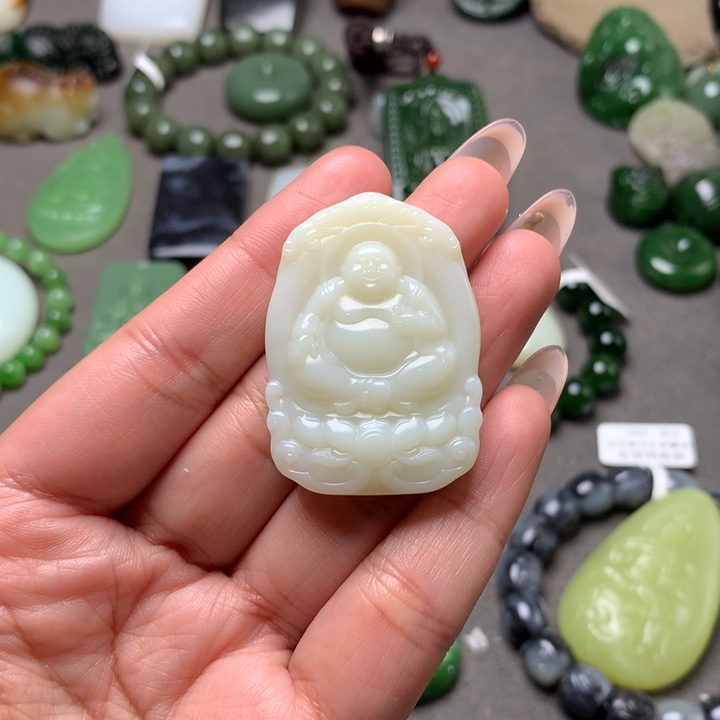 六****和田玉未镶嵌颈饰