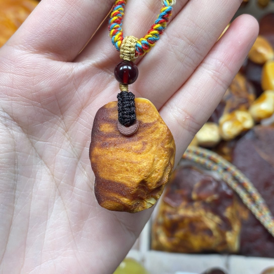 琥珀珠宝奇石未镶嵌