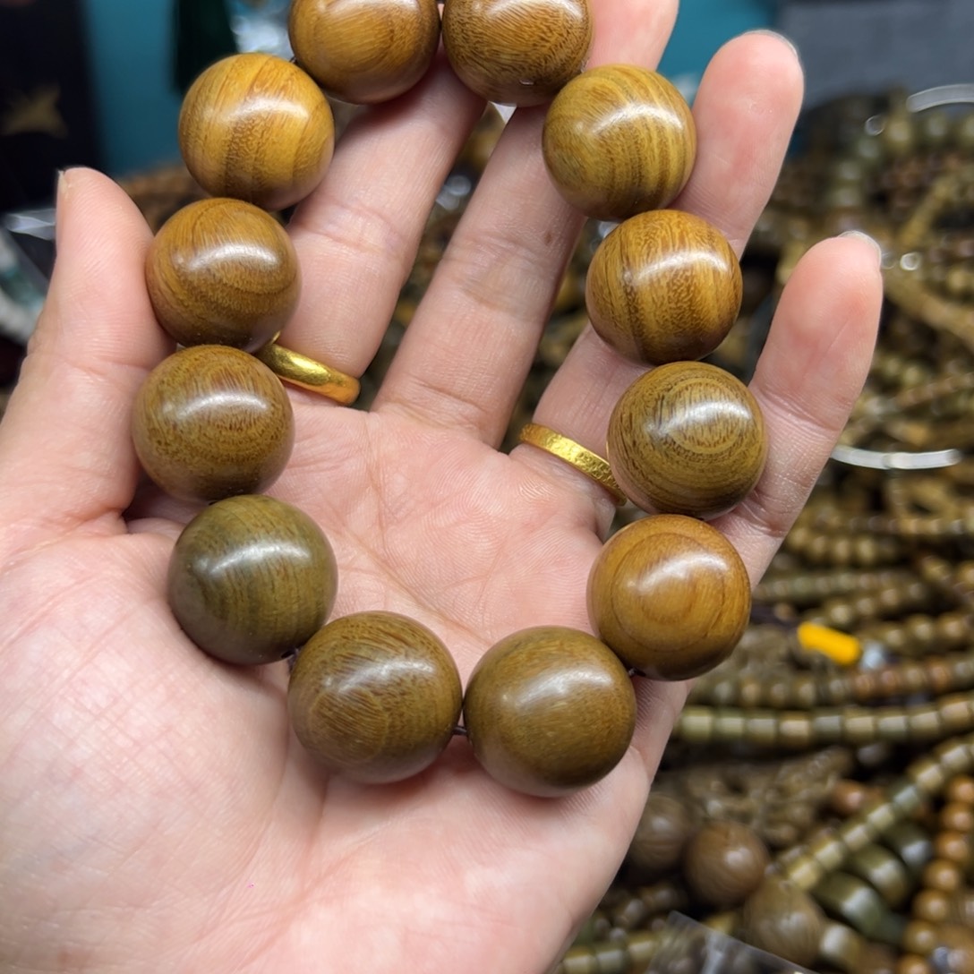 无事牌维腊木（绿檀）