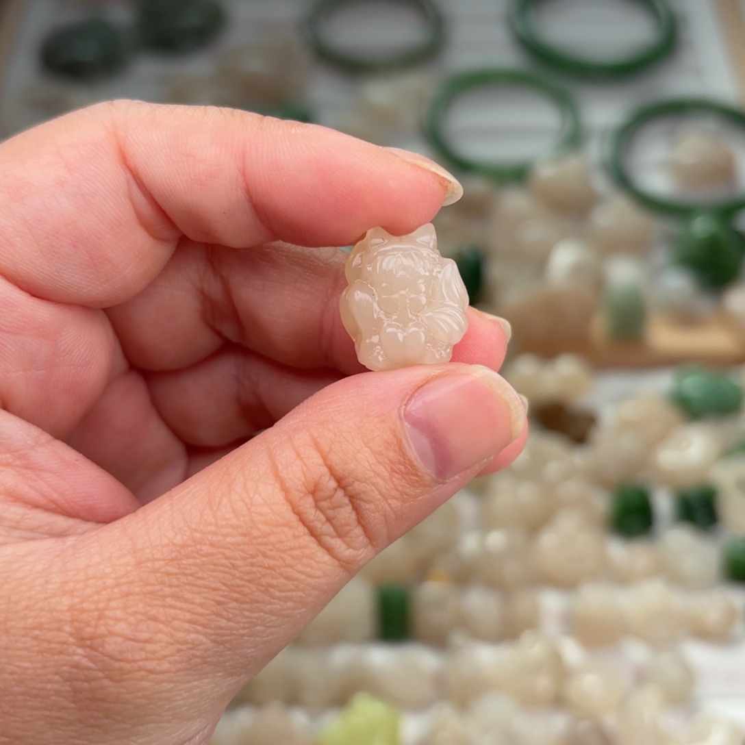 和田玉颈饰未镶嵌随***