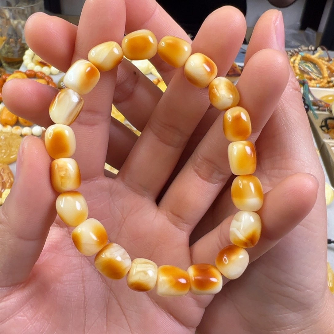 蜜蜡裸石未镶嵌蜜蜡