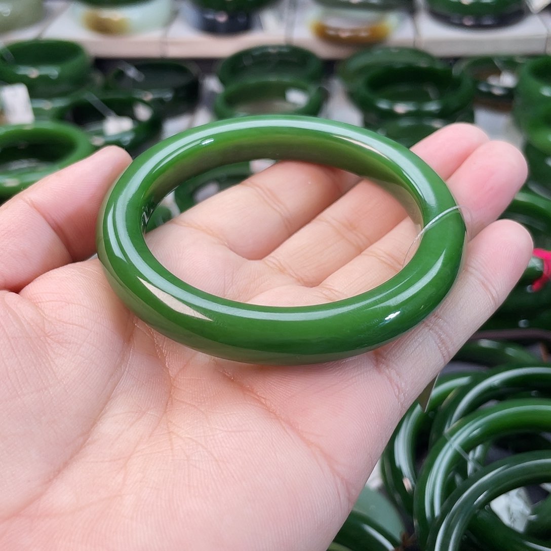 和田玉（碧玉）手镯未镶嵌
