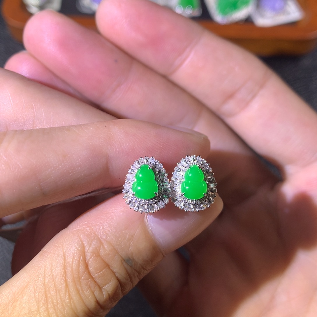 翡翠18K金镶嵌耳饰翡翠