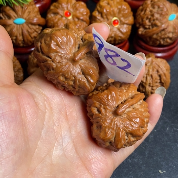 41一帆风顺982文玩核桃狮子头