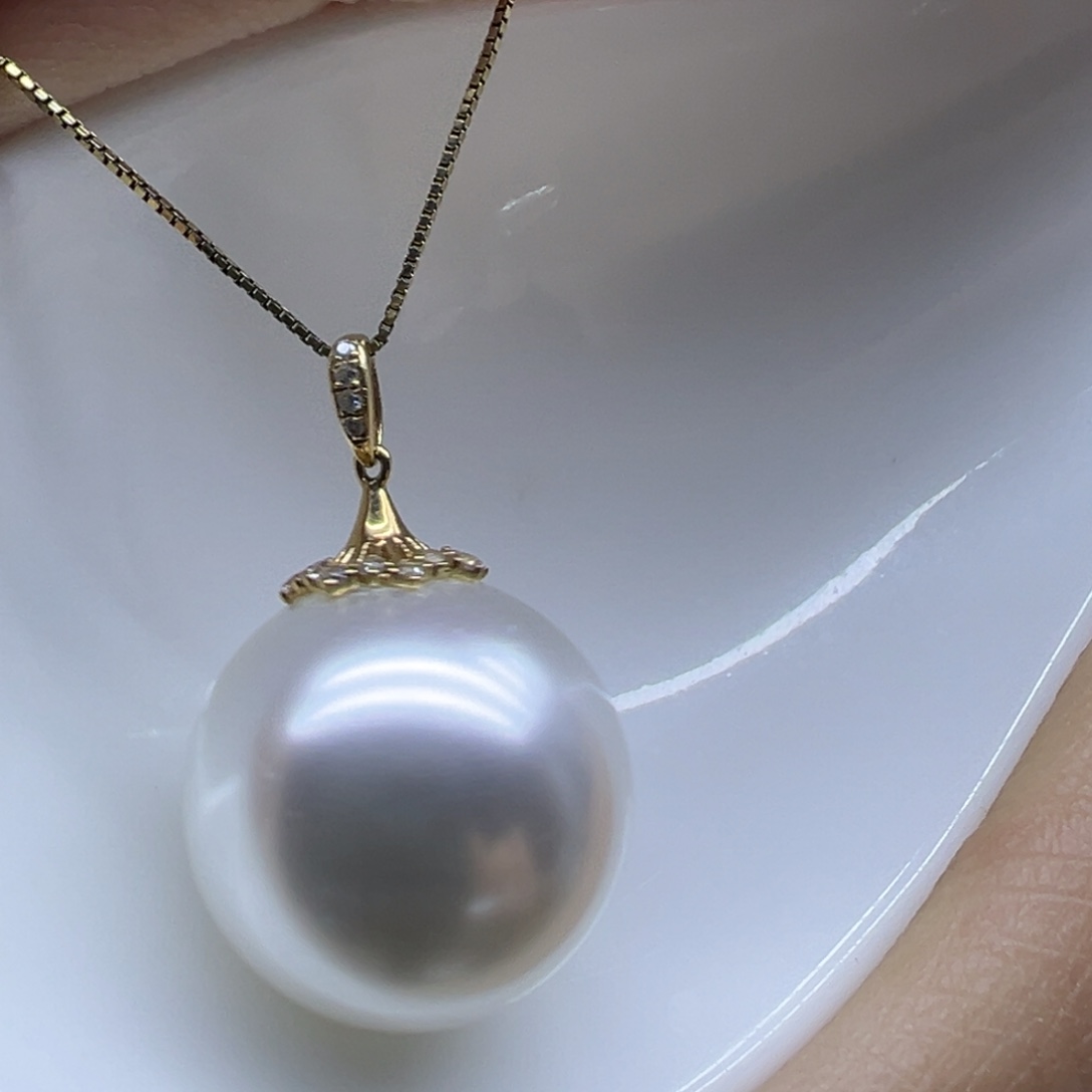 18K金镶嵌吊坠(赠链)淡水珍珠