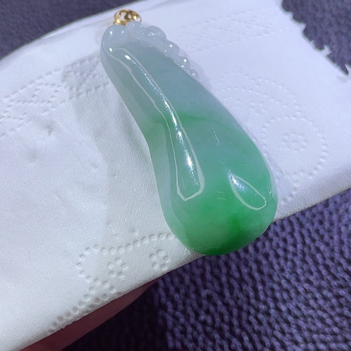 翡翠颈饰18K金镶嵌翡翠